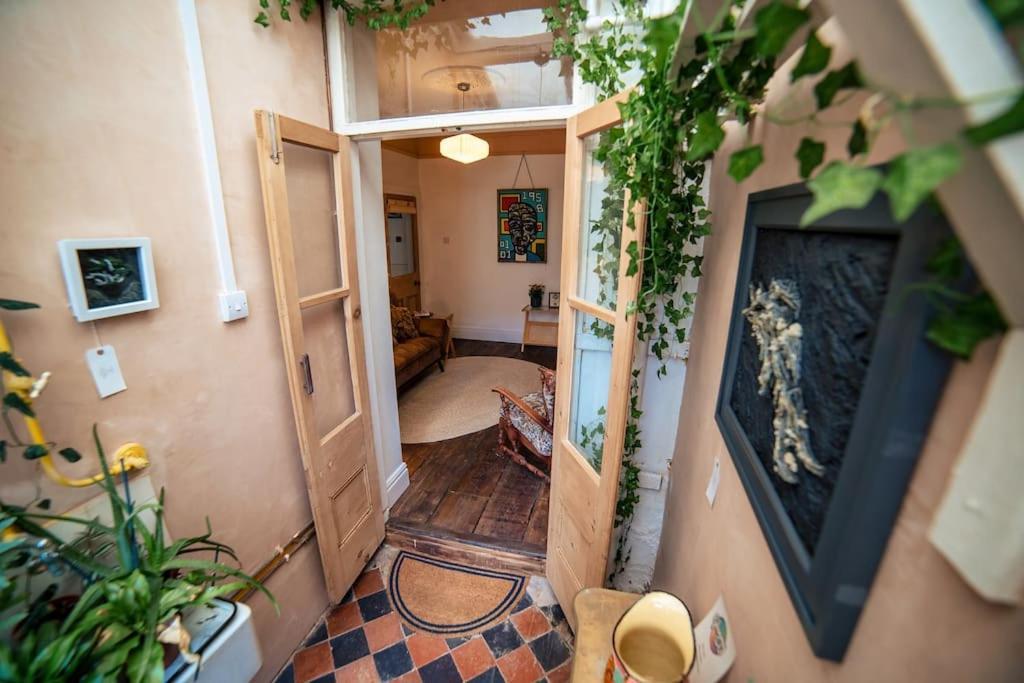 Glenroy Arts Gallery Meets Living Space Кардіфф Екстер'єр фото